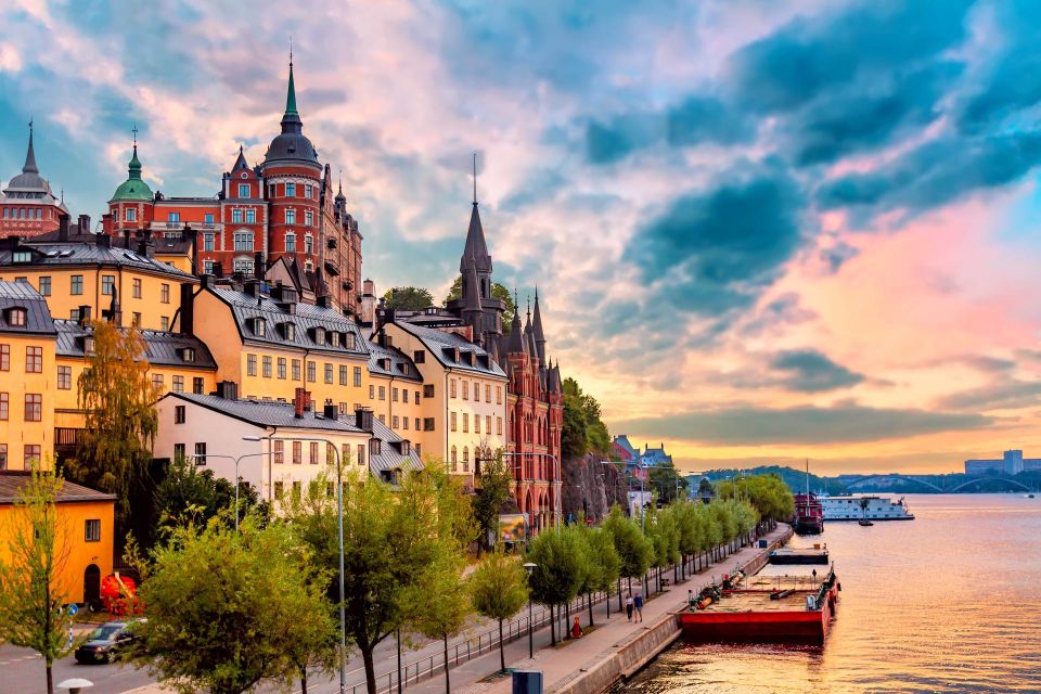 Eco Bike Tour of Stockholm Old Town, Djurgarden, Nature - Discovering Stockholms Landmarks