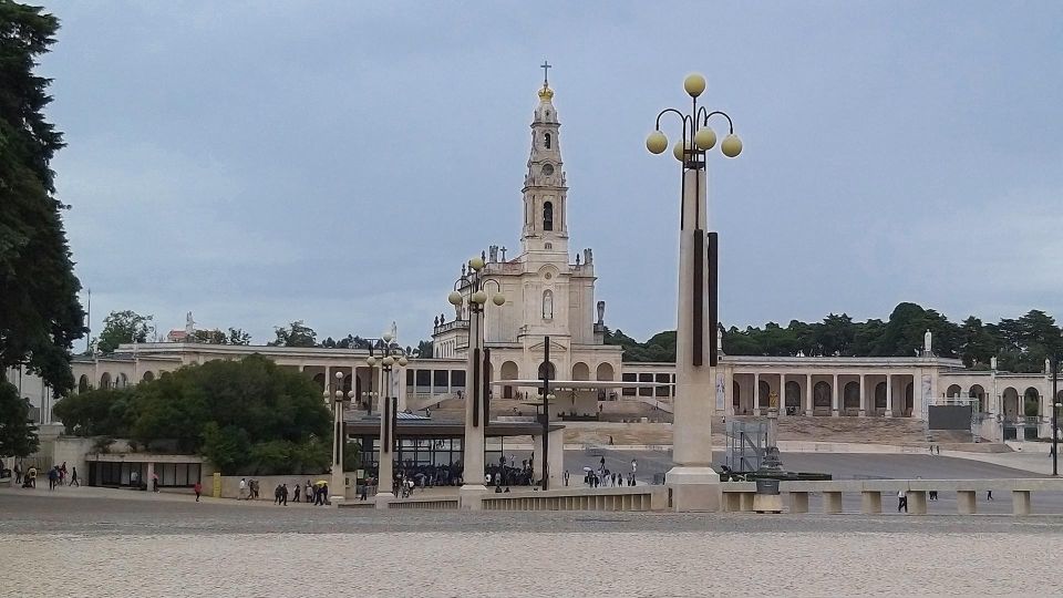 Fatima Sanctuary and Little Shepherds Houses Private Tour - Booking and Availability