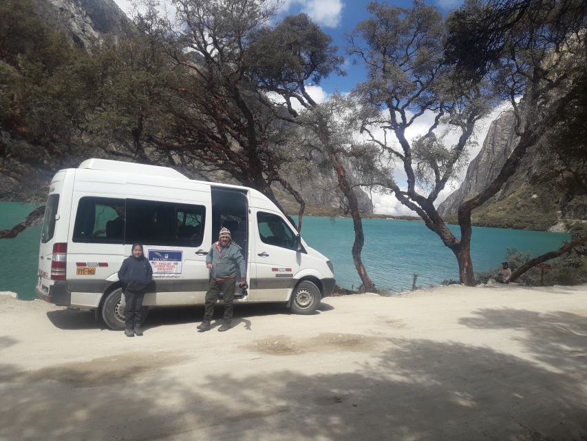 From Huaraz: Guided Hiking Tour of Llanganuco Lakes & Entry