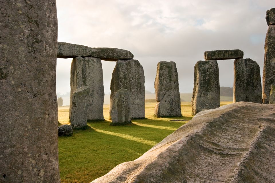 From London: Stonehenge and Bath Private Full-Day Trip - Nearby Attractions