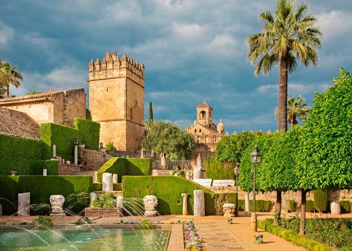 From Seville: Private Transfer to Granada and Córdoba Tour - Meal Options