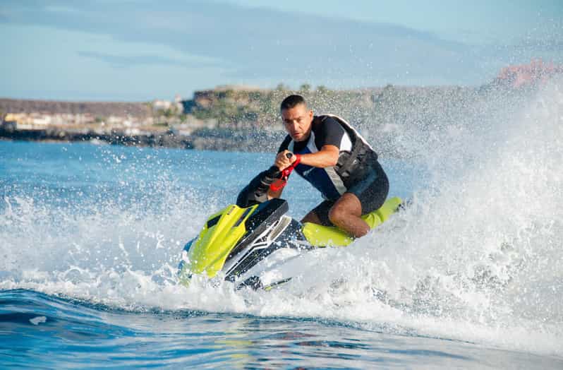 From St. Julians: Jet Ski Safari to the North of Malta - Arrival and Check-in