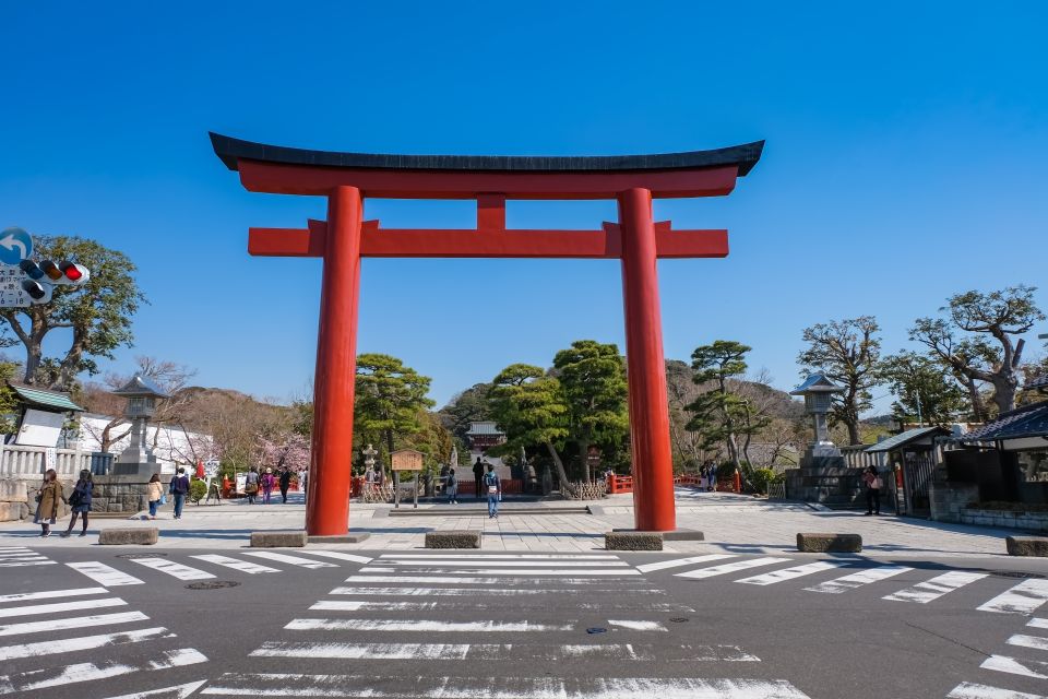 From Tokyo: Kamakura and Enoshima 1-Day Bus Tour - Enoshima Island Exploration