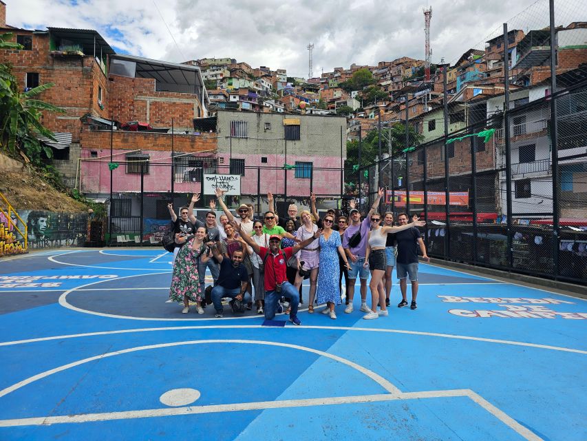 Graffiti Tour Comuna 13 (Private Tour With Transportation) - Booking Your Tour