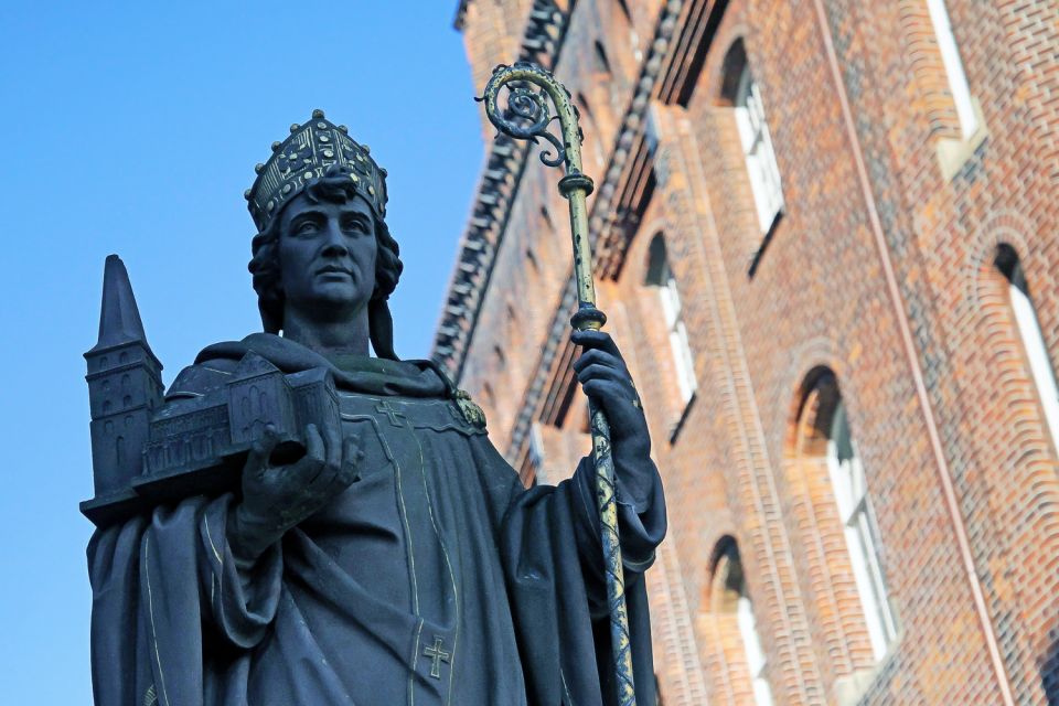 Hamburg: 2.5-Hour Private Historical Walking Tour - Duration and Pricing