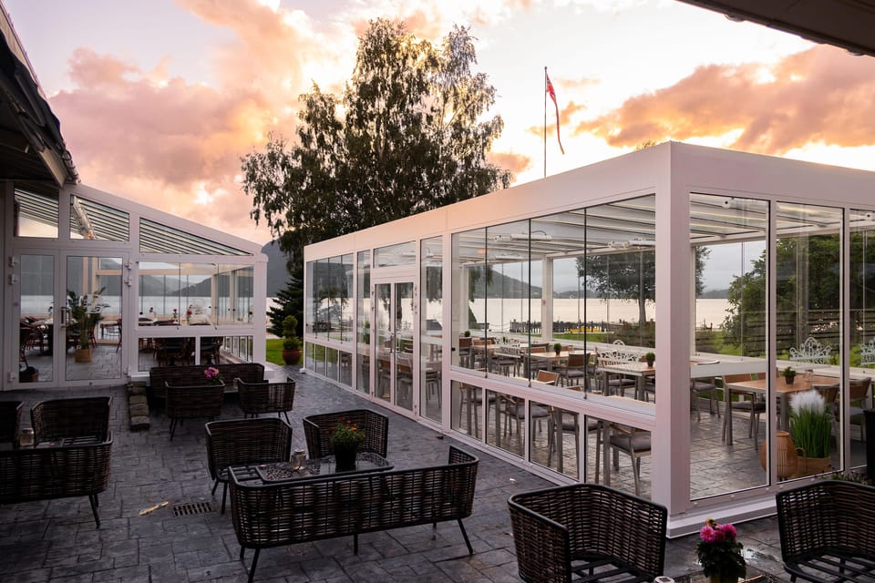 Helicopter + Lunch at Rosendal Fjordhotel - Capture the Moment