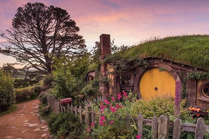 Hobbiton Movie Set Small Group Tour From Auckland - Booking Information