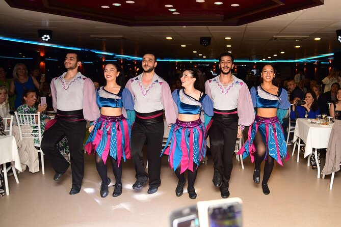 Istanbul Bosphorus Dinner Cruise With Unlimited Drinks and Shows - Cruise Duration and Capacity