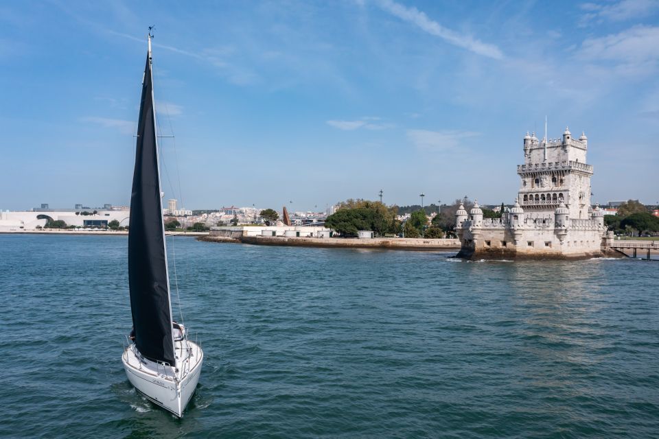 Lisbon: Private Sailboat Tour on the Tagus at Sunset - Not Suitable For