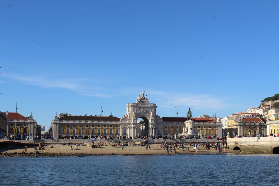 Lisbon: SpeedBoat Tour at Sunset or Daylight - Frequently Asked Questions