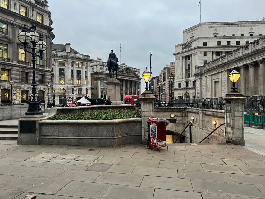 London: Westminster Abbey, Trafalgar, Buckingham Palace Tour - Accessibility Considerations