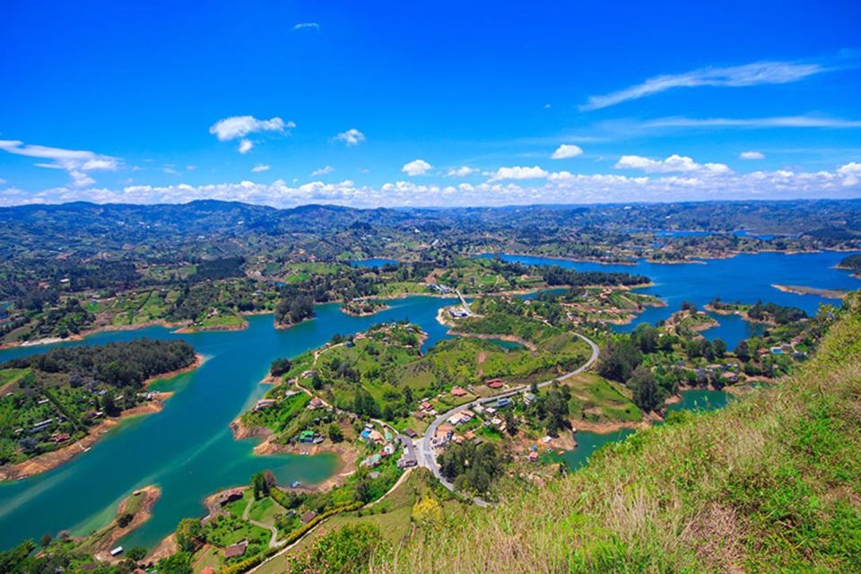 Medellin: Guatapé Tour, Lunch, Cruise, & Piedra Del Peñol - Climbing Piedra Del Peñol