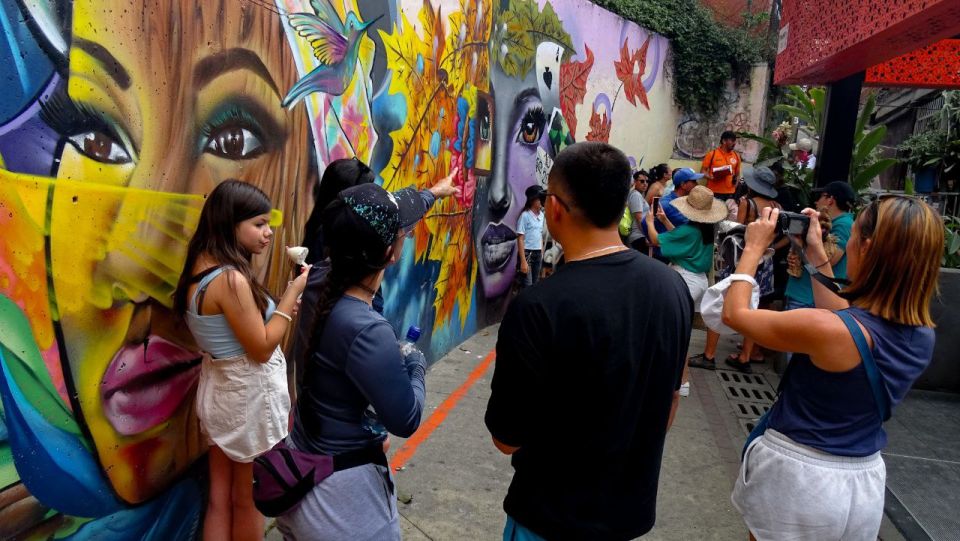 Medellin: Tour Comuna 13 Beyond the History and Graffiti - Booking and Cancellation Policies