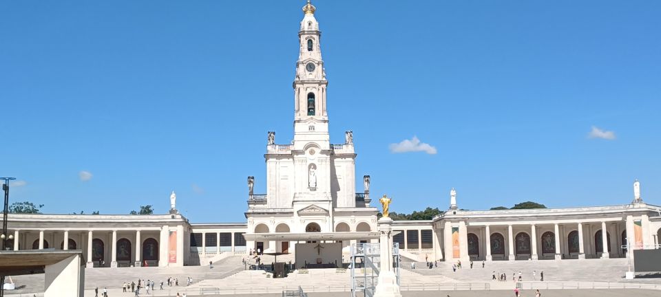 Porto: Transfer From Lisbon Stop at Fatima & Coimbra - Inclusions and Exclusions