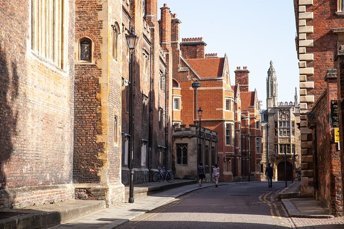 Private 2-Hour Cambridge Walking Tour With University Alumni Guide - Booking Information and Tips
