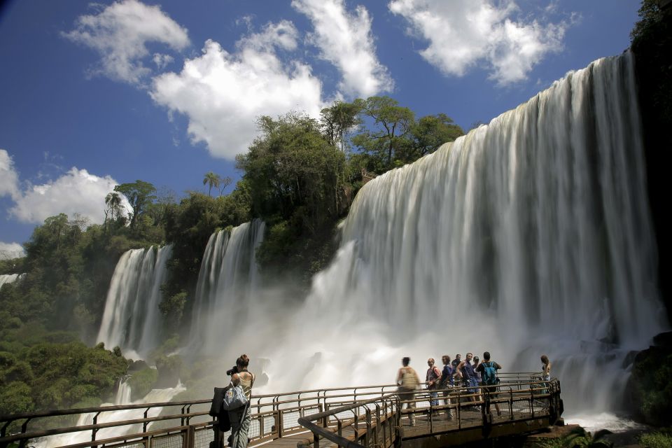 Puerto Iguazú Combo: Iguazu Falls 2 Day Tours + Transfers - Additional Activities in Puerto Iguazú