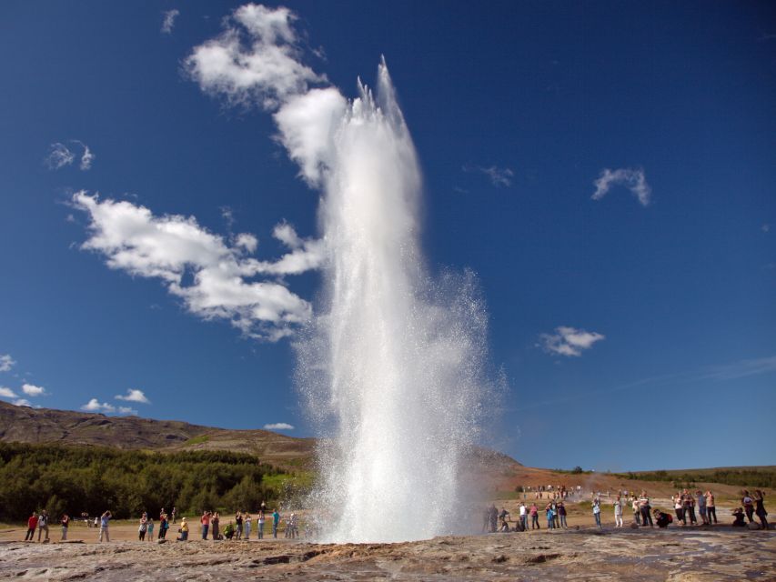 Reykjavik: Golden Circle Tour and Blue Lagoon Admission - Tips for a Memorable Experience