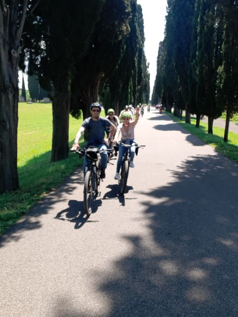 Rome: Appian Way Ebike Tour Aqueducts, Catacombs & Lunch Box - Discovering the Catacombs