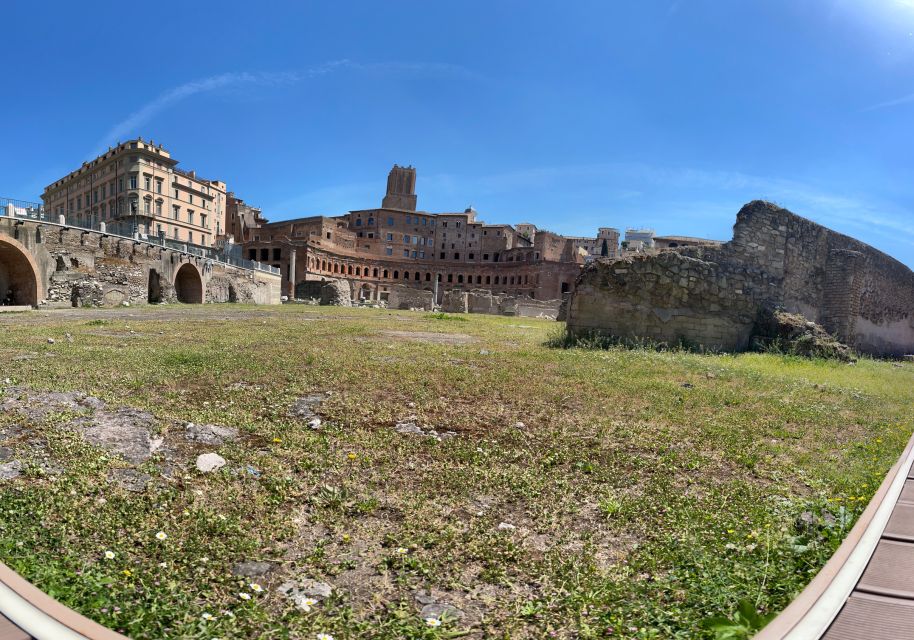 Rome: Colosseum Arena and Roman Forum Tour - Meeting Point and Logistics