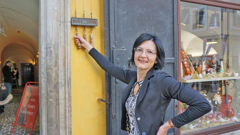 Salzburg: Mozart Tour & City Tour With Tasting - Tasting Local Specialties