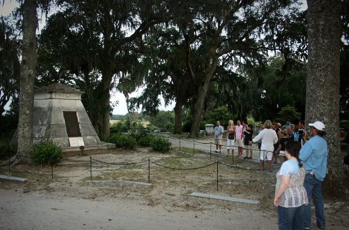 Savannah: Bonaventure Cemetery With Shannon Scott - Notable Monuments