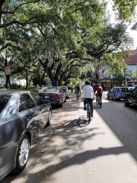 Savannah: Historical Bike Tour With Tour Guide - Dining Recommendations