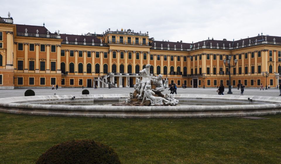 Schoenbrunn Palace Private Walking Tour - Tips for Your Visit