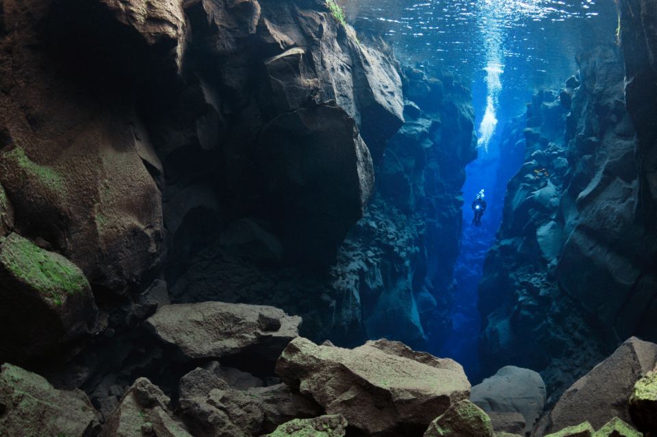 Silfra: Diving Between Tectonic Plates - What to Expect