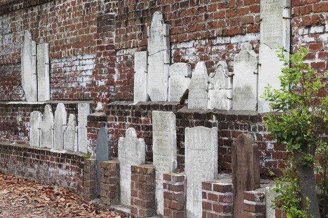 The Grave Tales Ghost Tour in Savannah - Nearby Attractions and Recommendations