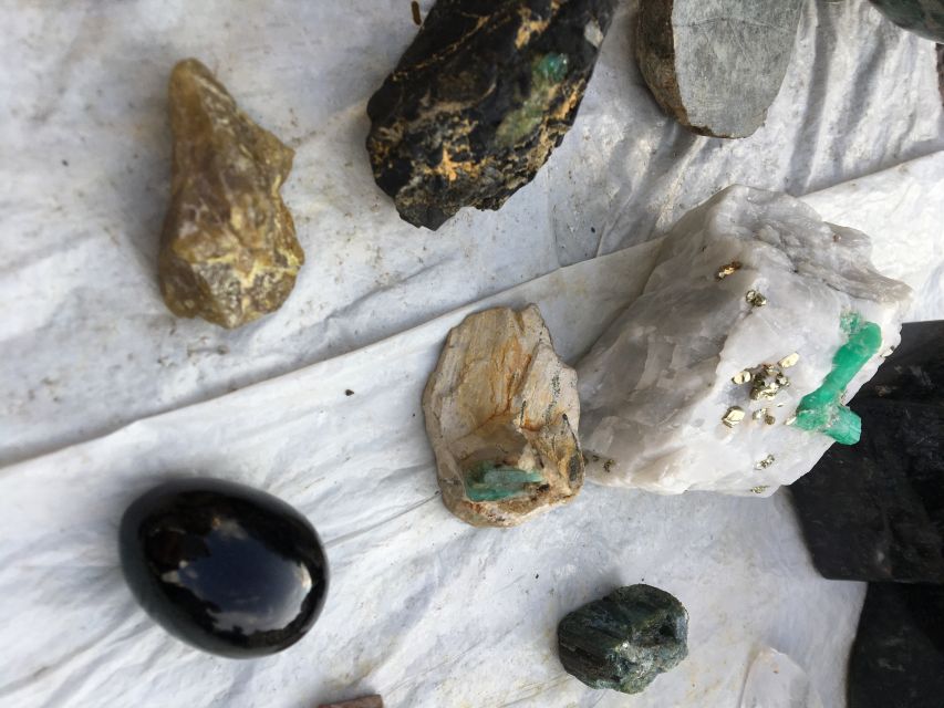 Tour of Colombian Emeralds & Building Viewpoint - Frequently Asked Questions