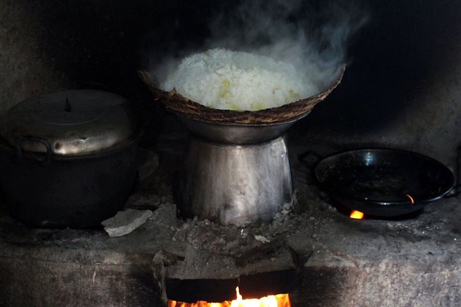 Traditional Balinese Meal in a Multi-Generational Family Compound - Booking Information