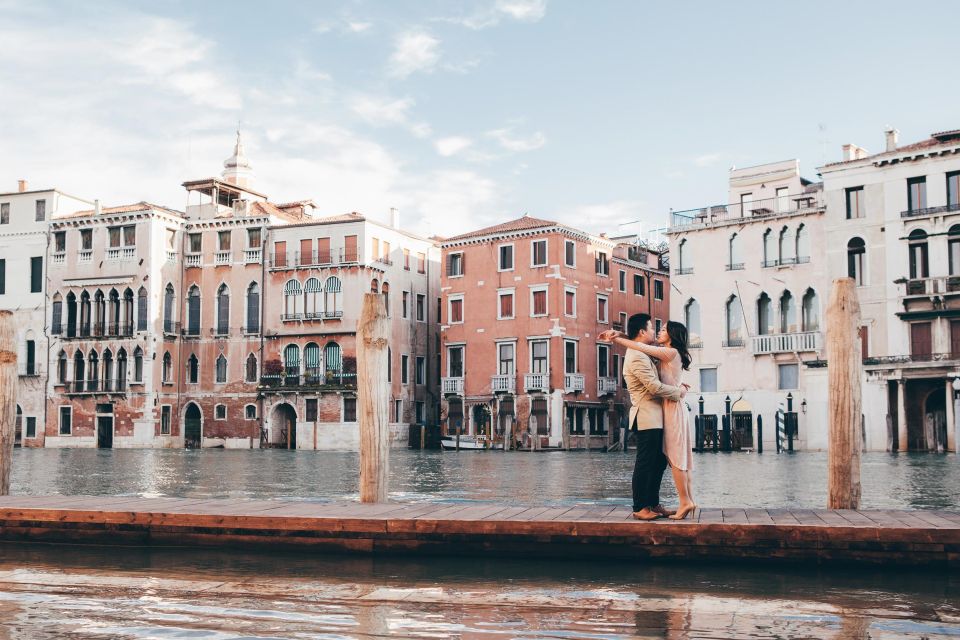 Venice: Private Tour With Travel Photographer - Photo Delivery