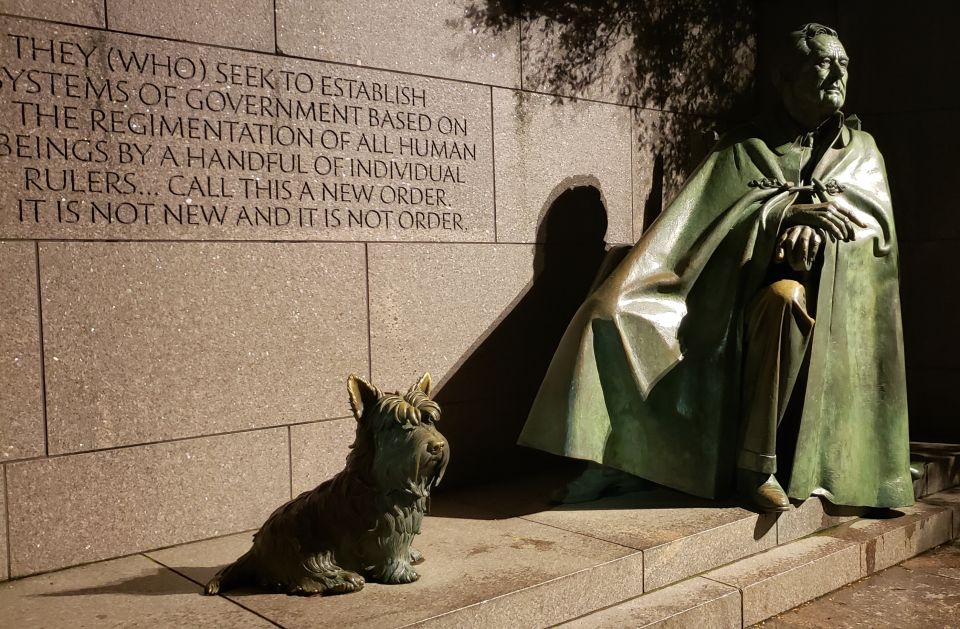 Washington DC: Monuments by Moonlight Nighttime Trolley Tour - Getting Ready for the Tour