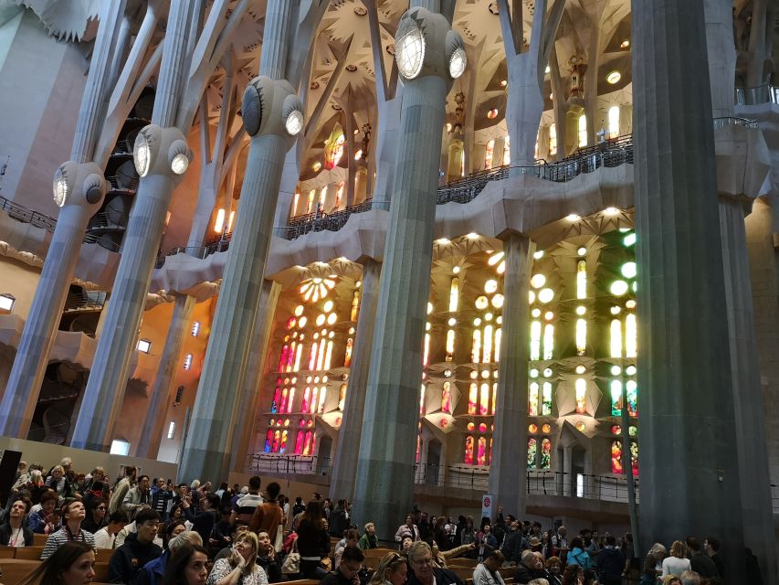 Barcelona: Foodie Walking Tour With Sagrada Familia Tickets - Frequently Asked Questions