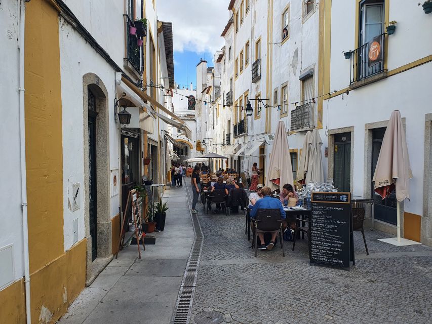 From Lisbon: Evora and Monsaraz Full-Day Tour - Lunch in Évora