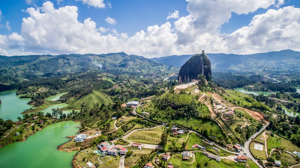 From Medellin: Guatape El Peñol With Boat, Breakfast & Lunch - Frequently Asked Questions