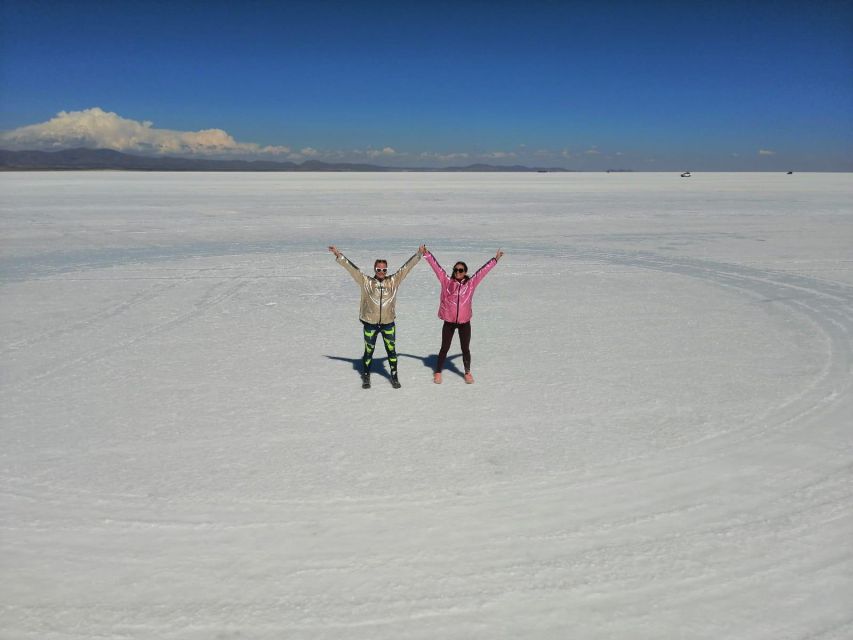 La Paz: Uyuni Tour Ending in Atacama, Chile by Bus. - Frequently Asked Questions