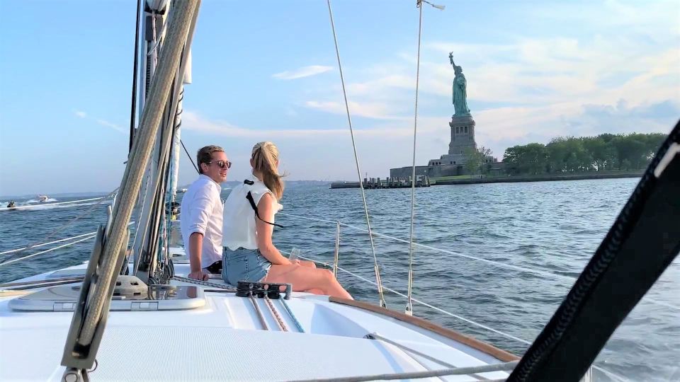 Manhattan: Private Luxury Sailing Tour to Statue of Liberty - Booking Information and Policies