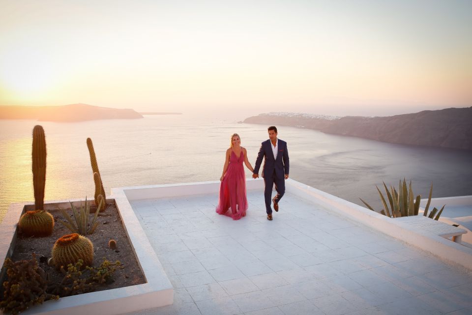 Santorini: Sunset Photo Shoot With a Personal Photographer - Frequently Asked Questions