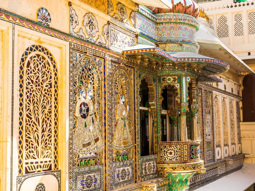 A Complete Tour in Udaipur at 2 Days With Guide Service - Key Points