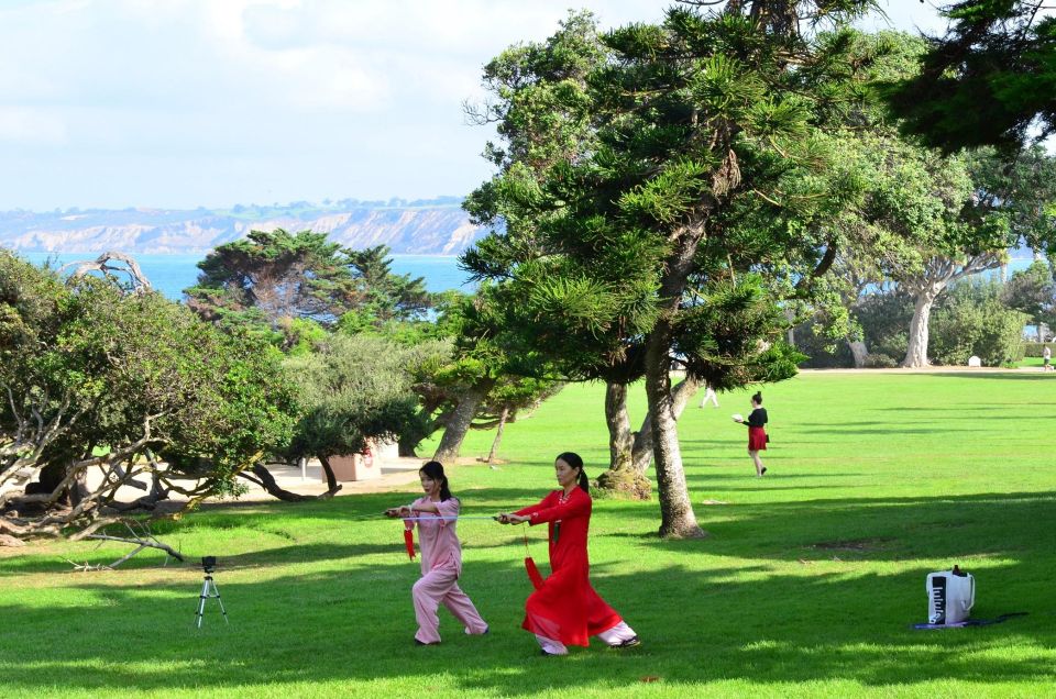 A Seaside Stroll: La Jollas Hidden Treasures Walking Tour - Key Points