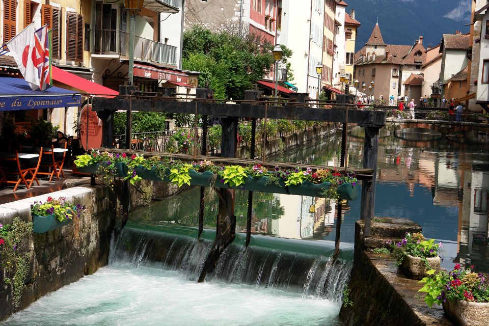 Annecy Private Guided Tour From Geneva - Key Points