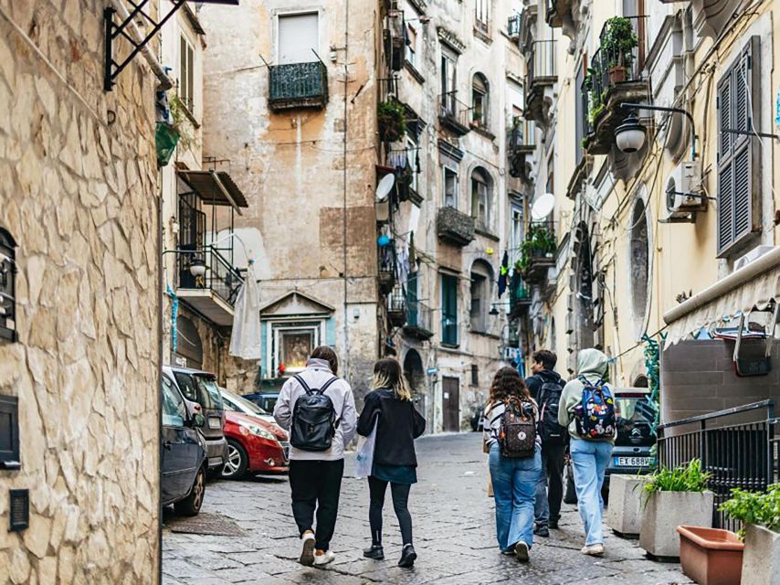 Art Adventure: Spanish Quarter, Naples - Key Points