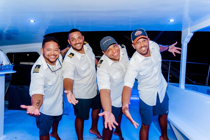 Aruba Sunset Sail With Caribbean Dinner and Live Music - Sampling the Caribbean Dinner Menu