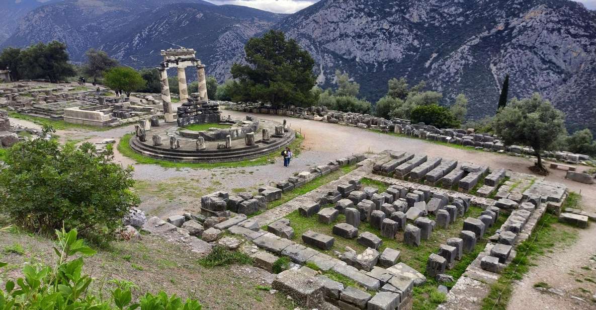Athens to Delphi & Arachova Private Guided Tour With Lunch - Key Points