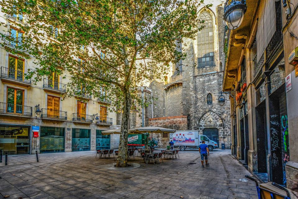 Barcelona - Gothic Quarter Historic Guided Walking Tour - Key Points