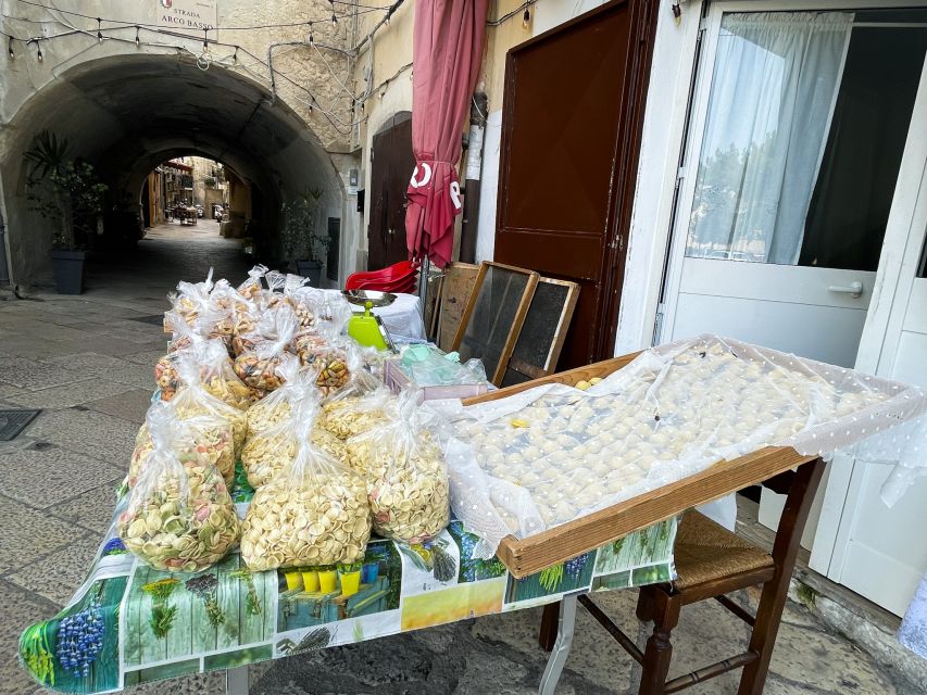 Bari: Old City Highlights Walking Tour - Key Points