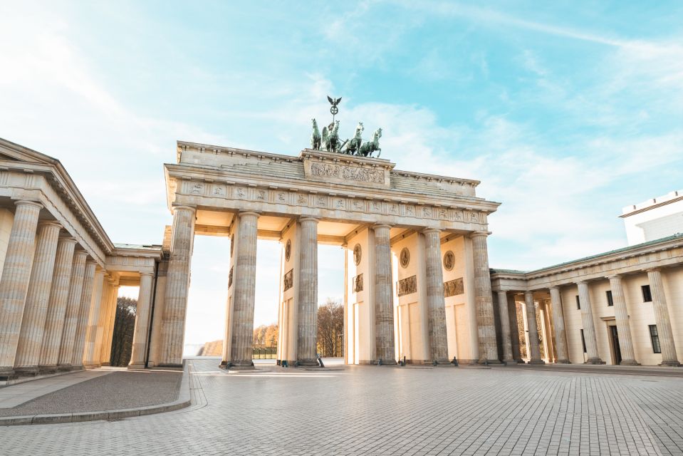 Berlin: 1-Hour Guided Tour of the Historic Center - Key Points