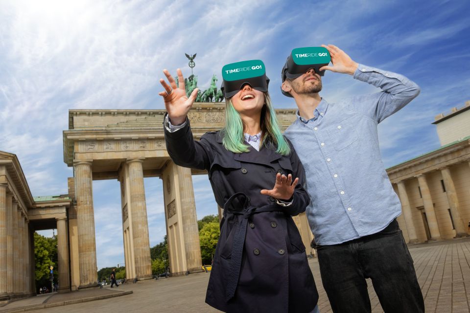 Berlin: 20th-Century History VR Walking Tour With Guide - Key Points