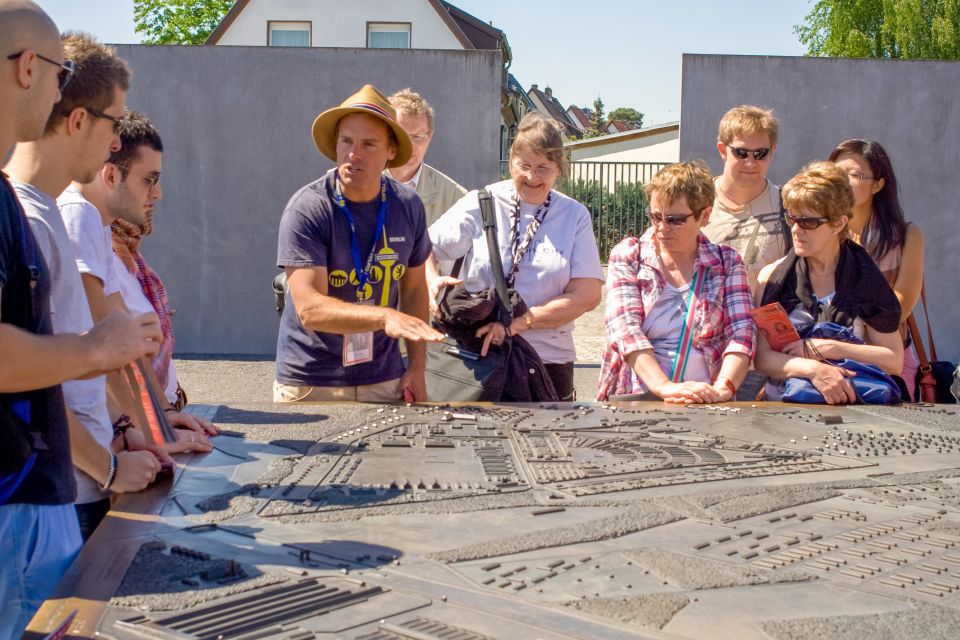 Berlin: Guided 4-Hour Sachsenhausen Small Group Bus Tour - Experience Highlights